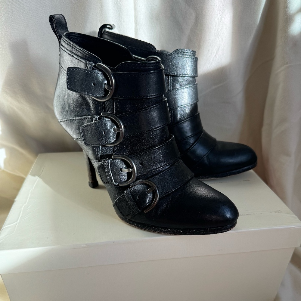 COACH Tessie Semi-Matt BLACK Leather Women's Ankle Boots SIZE 6
